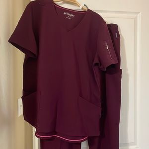 Uniform Advantage Movement XL tall scrub set